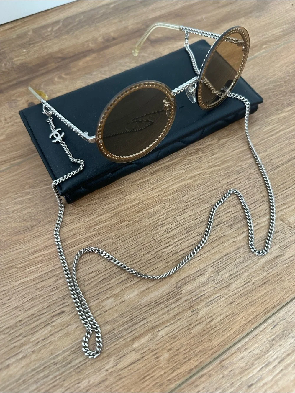 CHANEL Round Silver Chain Trim Sunglasses with Removable Chain Interlocking CC
